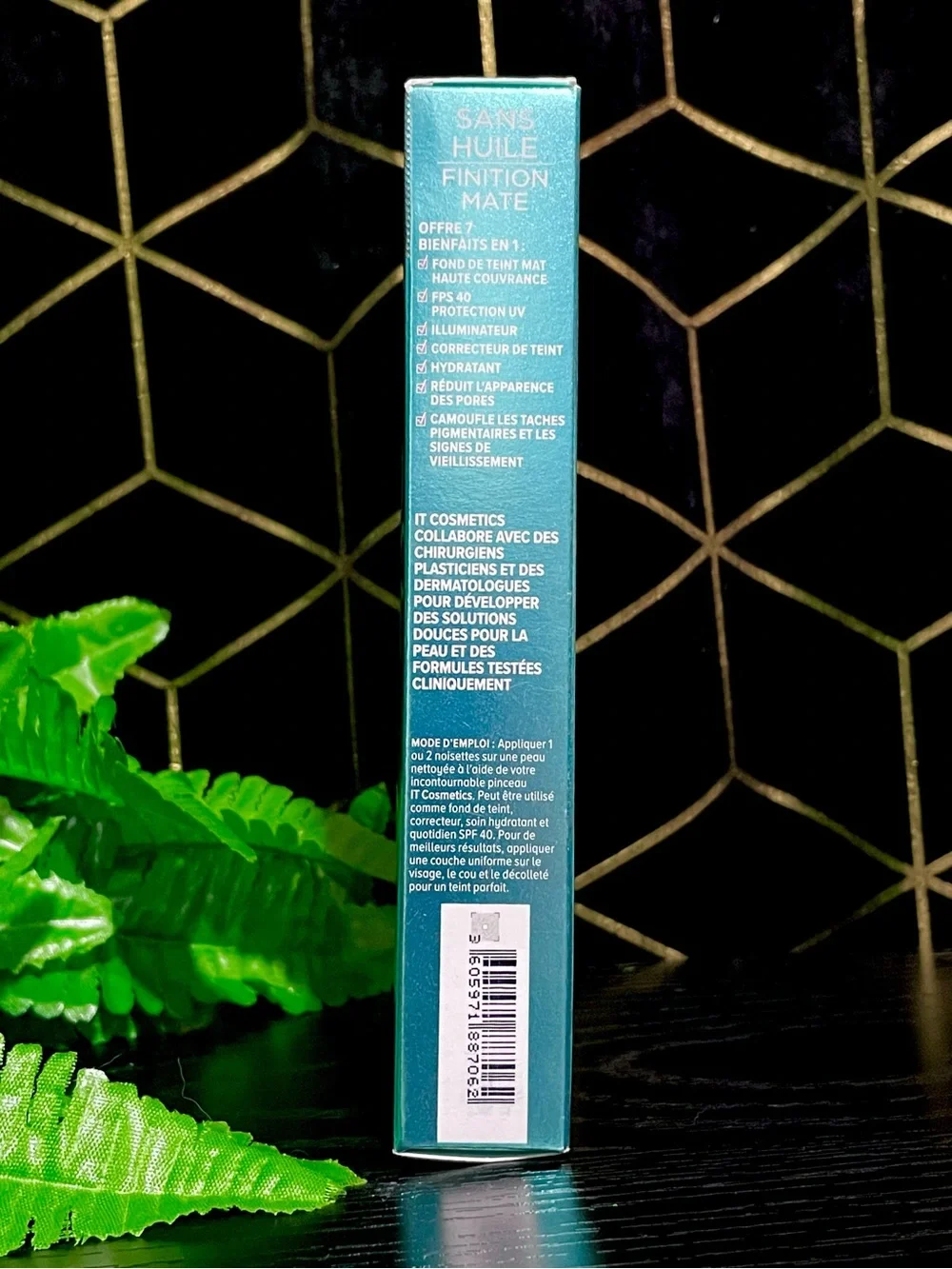IT Cosmetics CC+ Oil-Free Matte Cream SPF 40 - Shade Deep